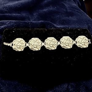 Sarah Coventry 8" Silvertone and White Beacelet - EUC